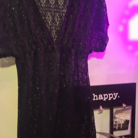 Beach wear coverups - Picture 1 of 2